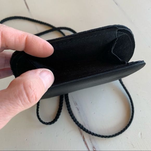 Vintage 80s Elegant Black Velvet and Satin Shoulder Micro Bag - Picture 5 of 6